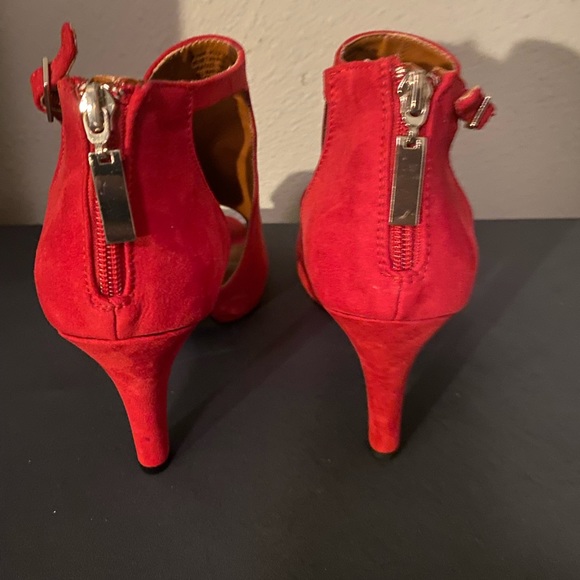 Lane Bryant Red Peep Toe Heels size 10W Zippers Buckles - Picture 3 of 4